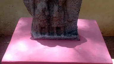 A carved hero stone (nadukal) on display at the Tirunelveli Government Museum, Tamil Nadu